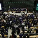 PEC da Blindagem: Por Que a Proposta Aprovada na Câmara É Vista Como Inconstitucional e Perigosa para a Democracia