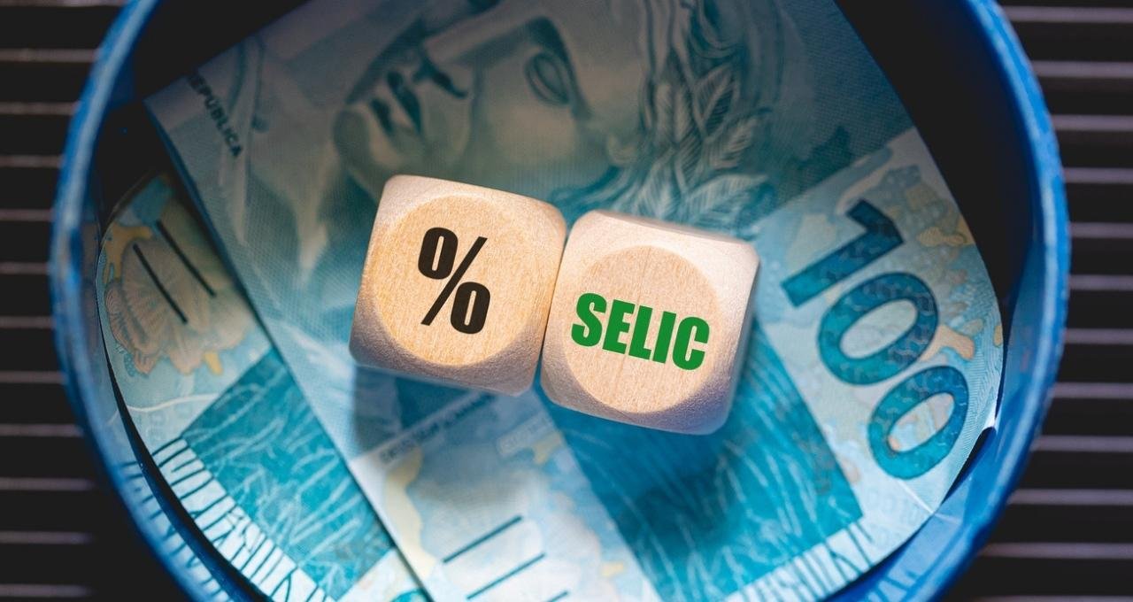 Juros em Queda nos EUA e Selic em Alta: Por Que o Brasil Está Virando o Queridinho dos Investidores em 2025
