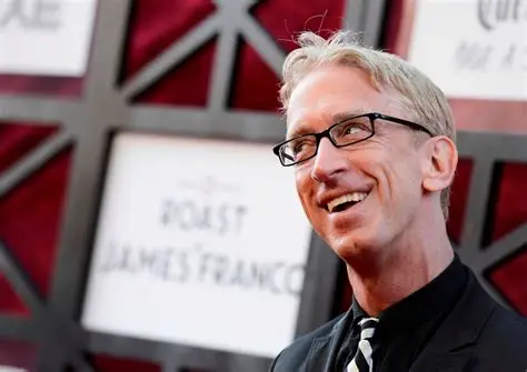 Comediante Andy Dick Encontrado Inconsciente em Hollywood — A Luta Conturbada Entre Fama, Dependência e Problemas Legais Andy Dick, overdose Hollywood.
