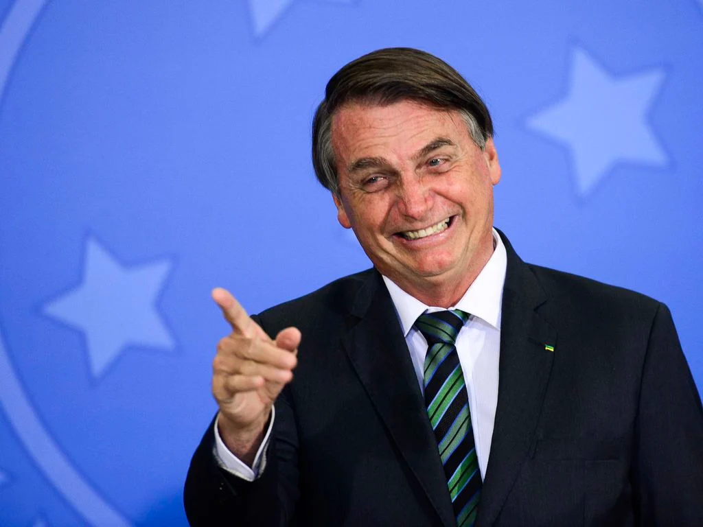 Jair Bolsonaro Ganha Prêmio na Mega da Virada, Mas Número 13 Chama Atenção e Vira Piada na Web